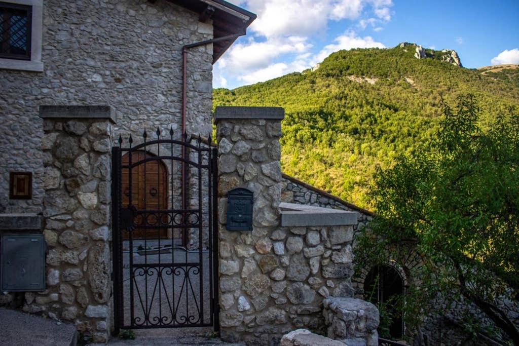 La Caprareccia Villa Fiumata Exteriör bild